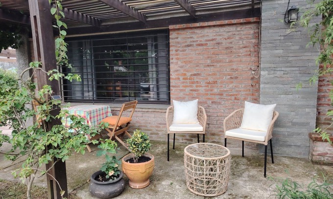 Lomas de Solymar Casa | Spacious house with garden, steps from the beach and Montevideo.