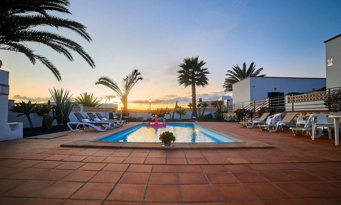 Villaverde Casa | Villa en La Oliva con Piscina y Volcán
