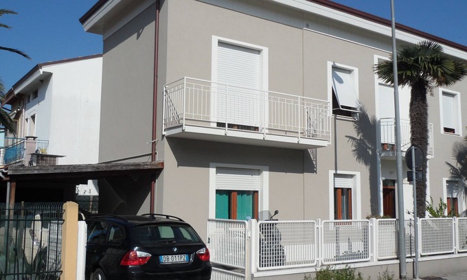 Pesaro Apartamento | Amplia casa de vacaciones en el área de Baia Flaminia