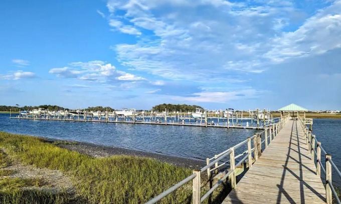 Wilmington Casa | Spacious home, 24' boat slip, waterfront community