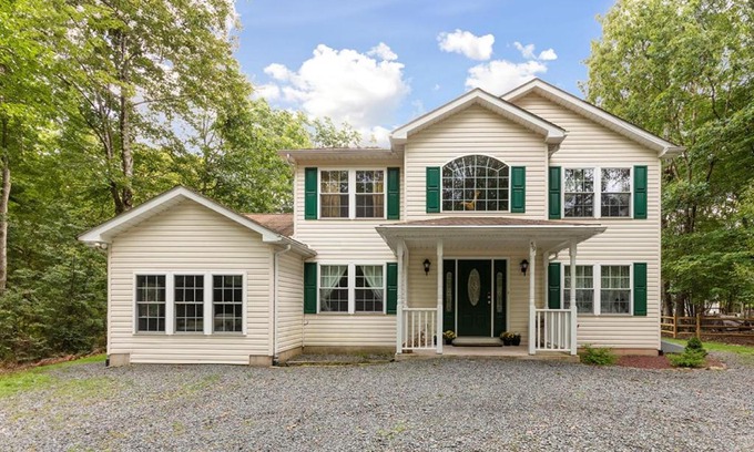 Albrightsville Casa | Spacious Home by Kalahari Waterpark, Camelback and Jim Thorpe, FREE EV Station