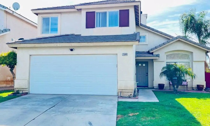 Corona Casa | Spacious home in Corona-CA