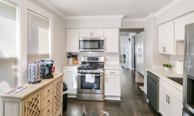 Libertyville Casa | Spacious Home in DT Libertyville Near Naval Base