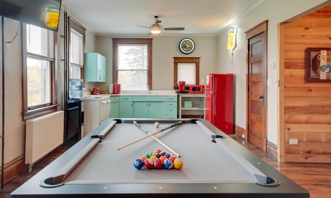 Bessemer Casa | Spacious Home in Ramsay 9 Smart TVs and Pool Table!