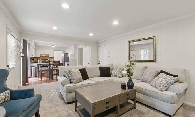 Overland Park Casa | Large Home in OP Fenced Yard King Beds GameRoom