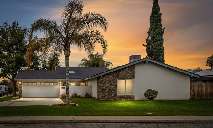 West Park Community Casa | Spacious Home offers quality and comfort.