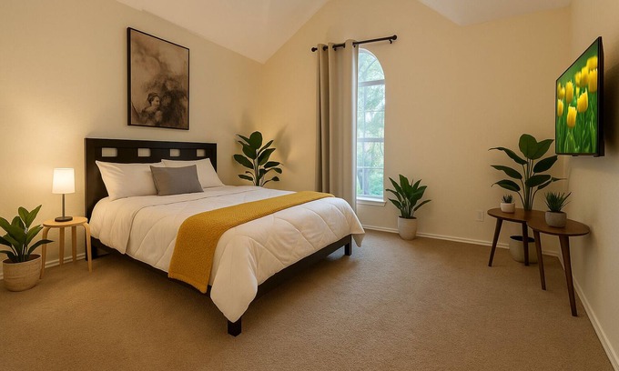 North Central Carrollton Casa | Spacious Home Quiet Neighborhood nr Downtown