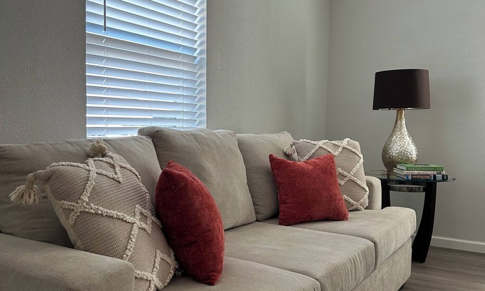 South Arlington Casa | Spacious home