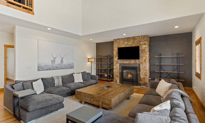 Steamboat Springs Casa | Spacious Home with fenced backyard oasis and private hot tub
