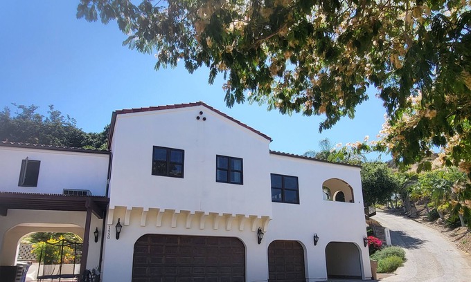Thousand Oaks Casa | Spacious home with views, quiet, clean, and private.