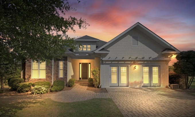 Carthage Casa | Spacious Home with 4 Master Suites in Quiet Community by RedAwning