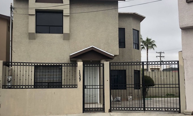 Rosarito Casa | Spacious Home with AC - 5 Minutes from Downtown