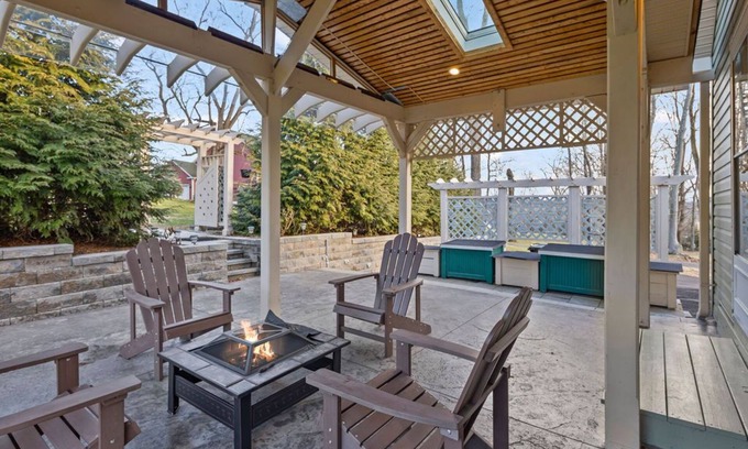 Chester Casa | Spacious Home with Game Room and Pool
