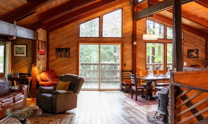 Albion Casa | Spacious home with private hot tub in Mendocino redwood forest.