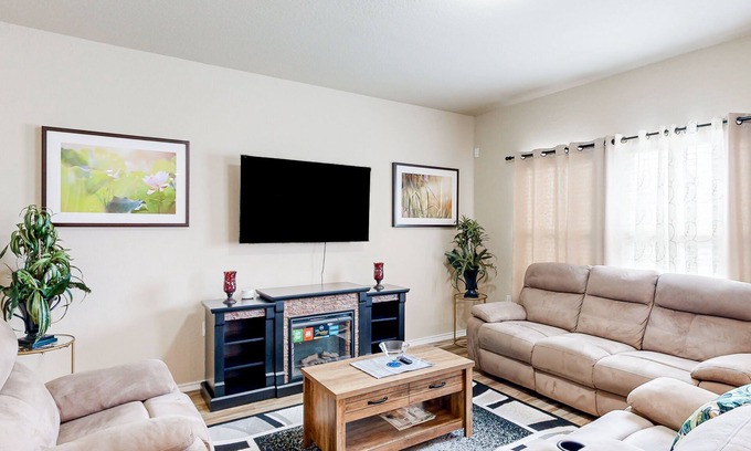 Wetmore Casa | Spacious home with private yard, patio, grill, AC, & private W/D