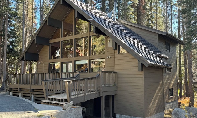 Soda Springs Casa | Spacious Home with Hot Tub and Starlink Internet!