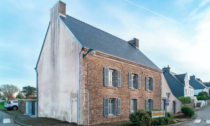Rosporden Casa | Spacious house 20 min from the sea outdoor space & near GR34 for family