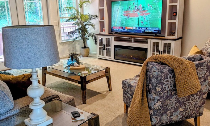 Clemson Casa | Spacious house for groups-3 mi from CU! Across from Patrick Square!