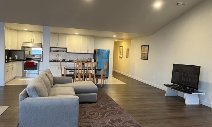 El Cerrito Casa | Spacious House in El Cerrito with bay view