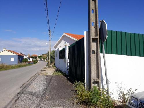 Mafra Casa | Spacious House in Encarnação with Garden & Terrace