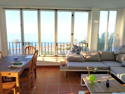 Aguadulce Casa | Spacious house in Roquetas de Mar, 140 m², shared pool