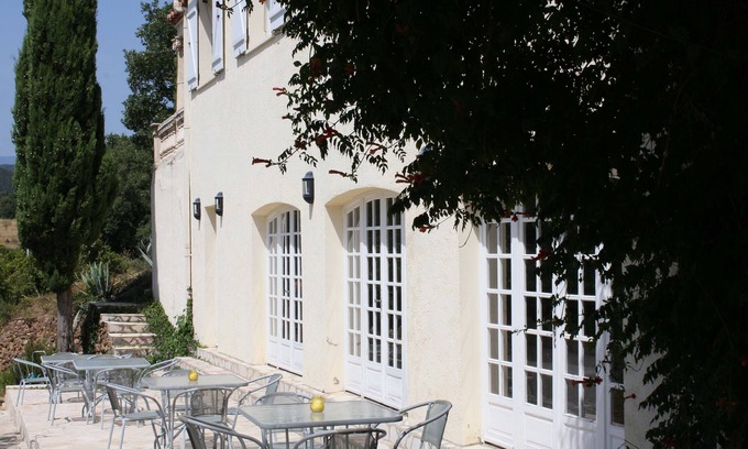 Ceret Villa | Hermosa Casa Amplia encuentra en un magnífico entorno