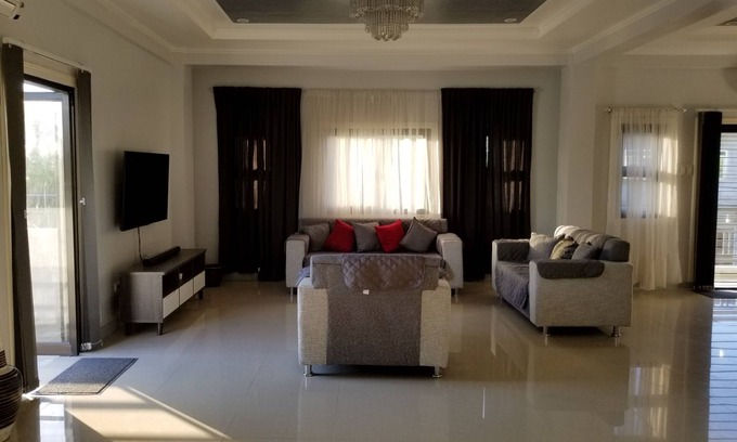 Alaminos Villa | Spacious House/Villa near Hundred Island wharf Alaminos City, Pangasinan, Phil.