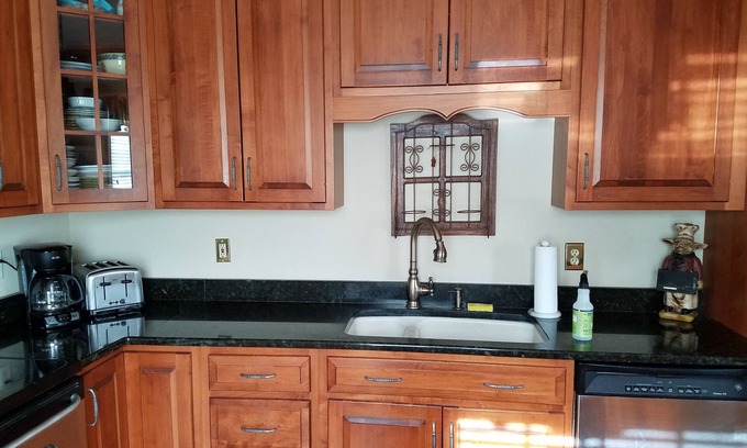 Malvern Apartamento | Privada, amplia suite de 1400 pies cuadrados en la ley
