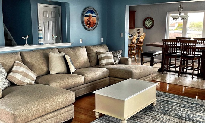 North Wildwood Casa | Spacious in North Wildwood with roof top deck and fireplace 2 family space