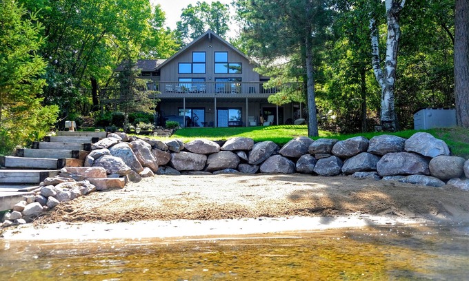 Pequot Lakes Casa | Spacious Kimble Lake home with year-round HOT TUB and seasonal Bunkhouse