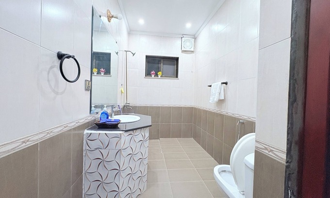 Lahore Casa | “Spacious King Rooms Prime DHA Location Perfect for Business & Family Stays