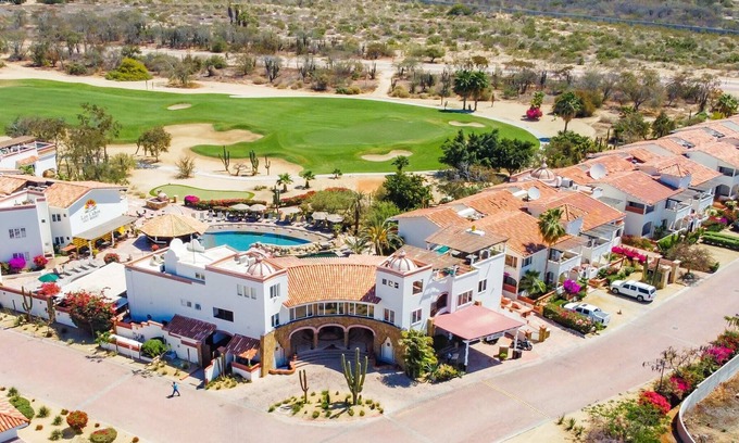 Colonia El Progreso Villa | Spacious King Villa + Terrace + Pool