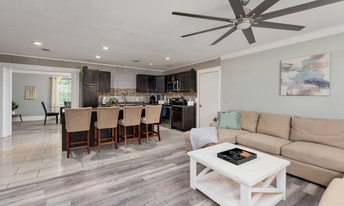Silver Lake Casa | Spacious Kitchen, Living, & Sunroom w/King Bed