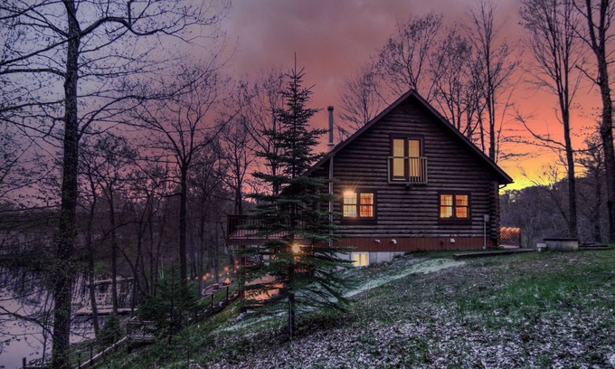 Chetek Casa | Spacious, Lake Front, Authentic Log Home