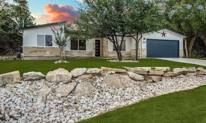 Lago Vista Casa | Spacious Lake Travis getaway with boat parking
