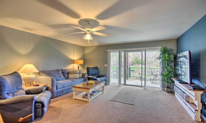 Camdenton Condominio | Spacious Lakefront Condo w/ Views in Camdenton!