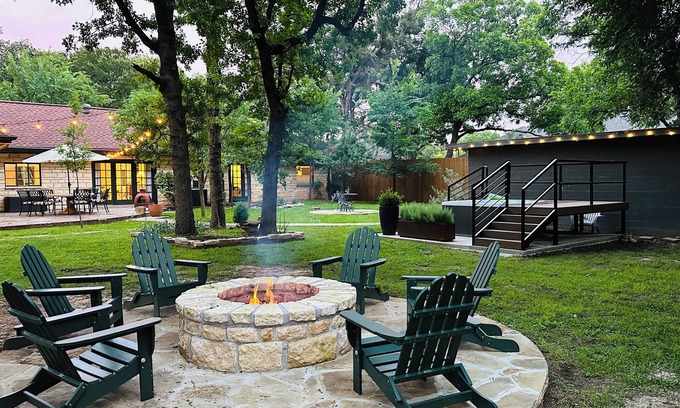 Fort Worth Casa | Spacious Lakefront Home on Eagle Mountain Lake - Hot Tub, Dock, Golf Cart
