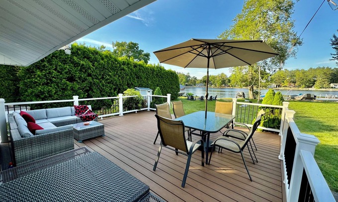 Coventry Casa | Spacious Lakehouse w/ Private Beach