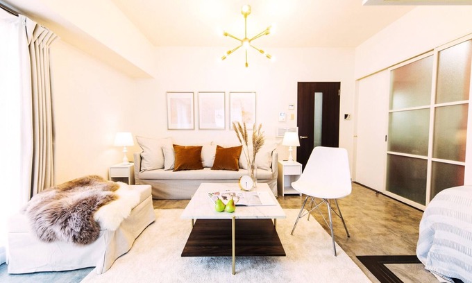 Namba Apartamento | Spacious living room Shinsaibashi Switch - Namba Residence 2 / Osaka Ōsaka