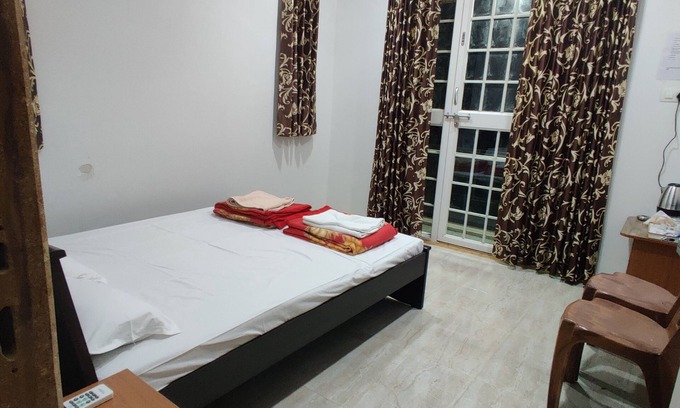 Nashik Casa | Spacious & Luxurious Family Homestay