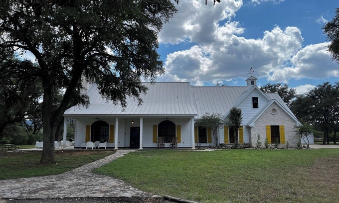 Rio Frio Casa | Spacious Luxury house on 60 acres with Frio River Access, Near Garner State Park