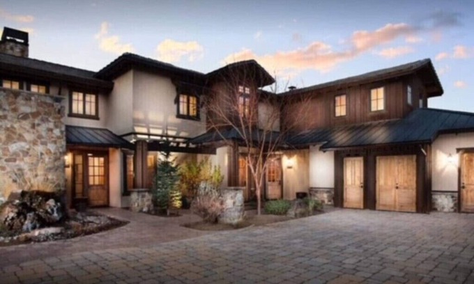 Pronghorn Casa | Spacious Luxury Townhome in Juniper Preserve at Pronghorn Golf Resort.