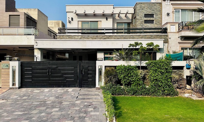 Lahore Casa | Spacious, Marvelous & Fully Furnished Entire House 4-Bedrooms in DHA