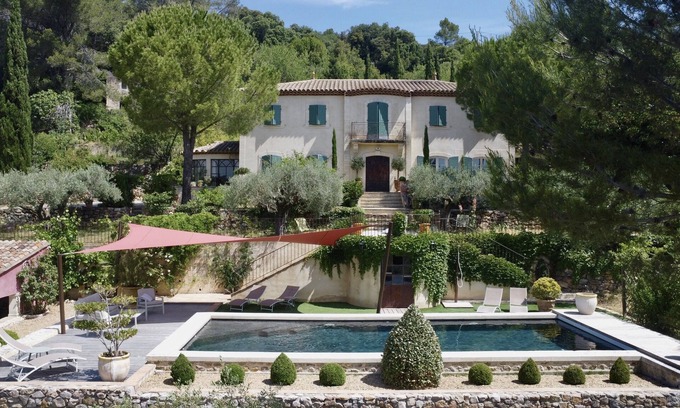 Clermont-l'Herault Villa | Bastide mediterránea en su entorno natural. Lac du Salagou, sitio clasificado.
