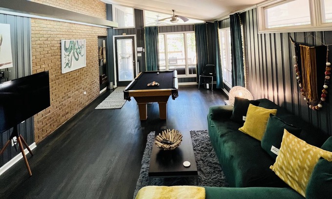 Greenbriar Casa | Spacious Mid-Century 2BR 1BA Guest Suite w/pool table - Your Home Away from Home
