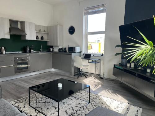 Bow Apartamento | Spacious modern 1-bed apartment near Victoria Park & London Stadium