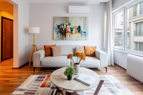 Sisli Apartamento | Spacious Modern 4-bed2bath Central Oasis! #370
