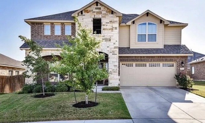 Round Rock Casa | Spacious Modern 4BR/3.5BA Retreat w/Home Office & Quick Austin Access