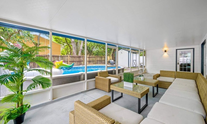 Bearss Plaza Casa | Spacious, Modern and Fully Updated Gorgeous Home