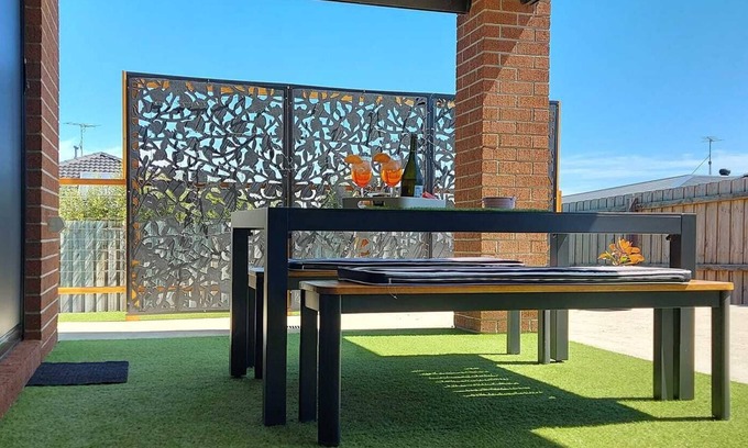 St Leonards Casa | Spacious modern dog & family friendly home, close to the beach